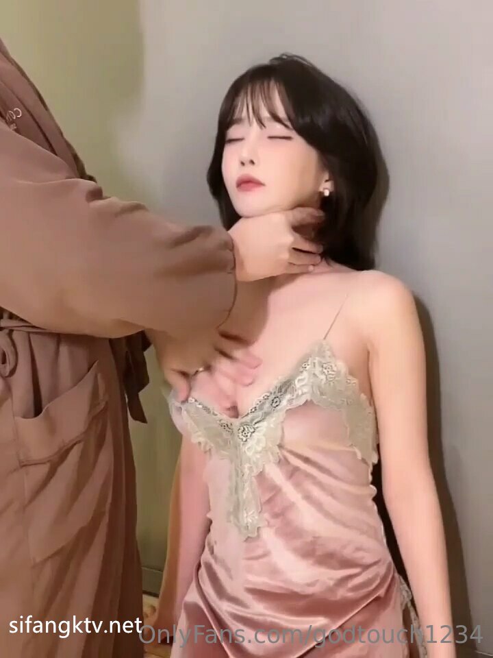 北欧美女朋友们，交替无套插入3P！ 2本立！公开