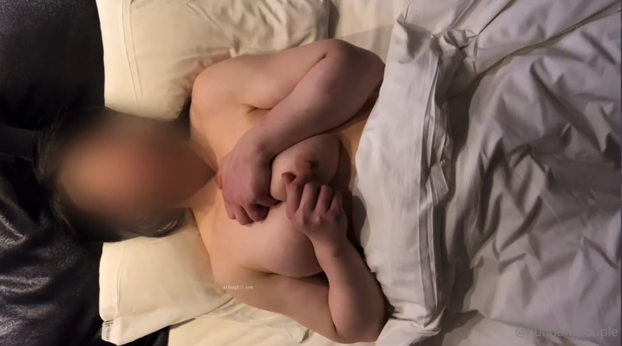 星之声中文配音组天美传媒-孝顺的媳妇满足公公的性需求